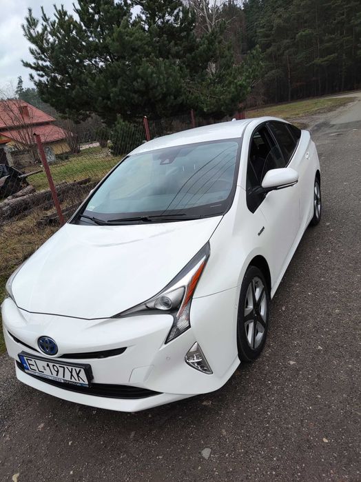 Toyota Prius IV 1,8 hybrid, 66 tys. km, krajowy