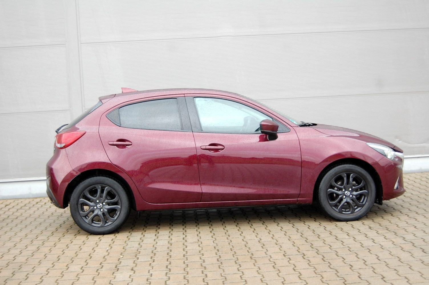 Mazda 2 2019r LED niski przebieg Niemcy kamera skyactiv