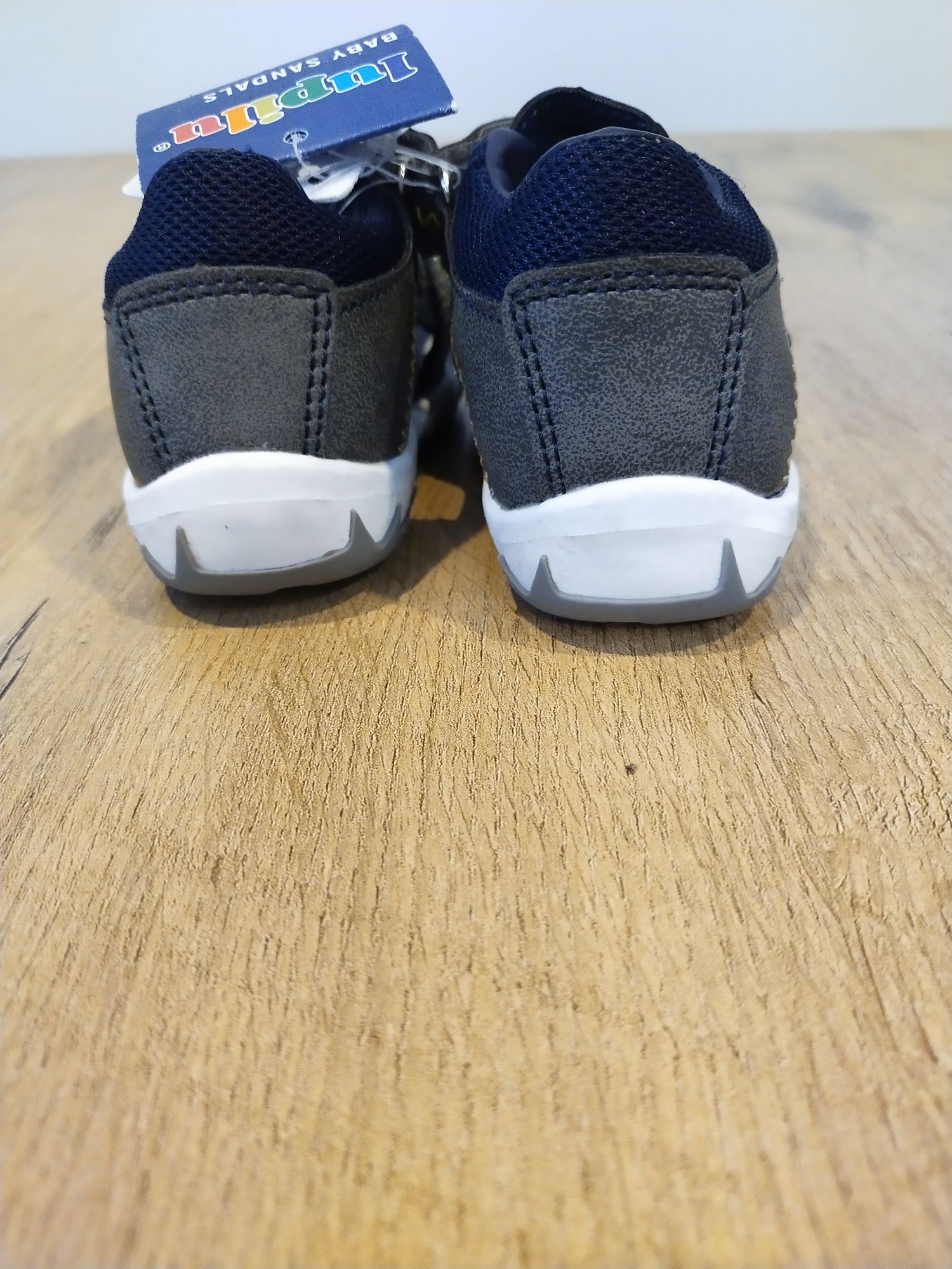 Sandały niemowlęce dla chłopca r 19 wkładka 11,5 cm