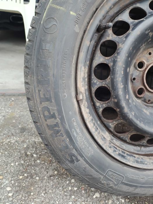 Opony zimowe z felgami 205/60 R16