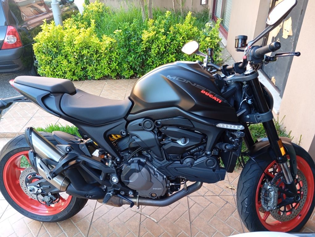 Ducati Monster 937