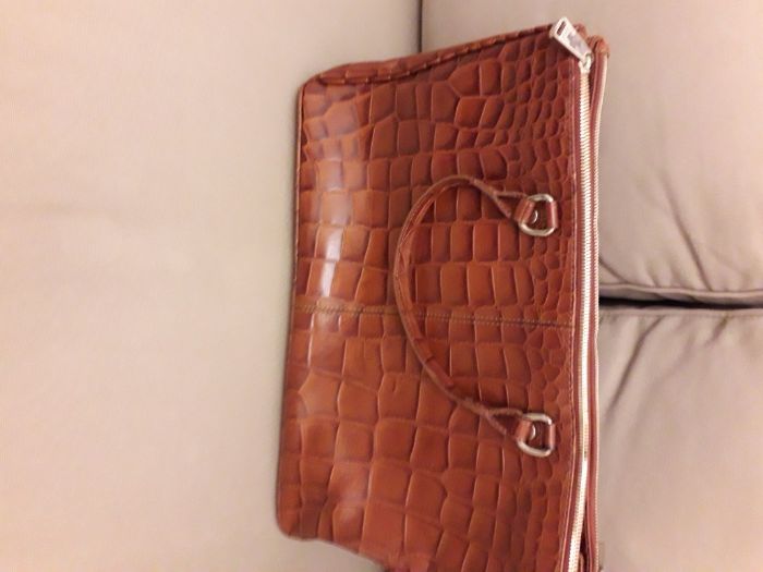 Mala/ Pasta Nova Adolfo Dominguez em pele genuína