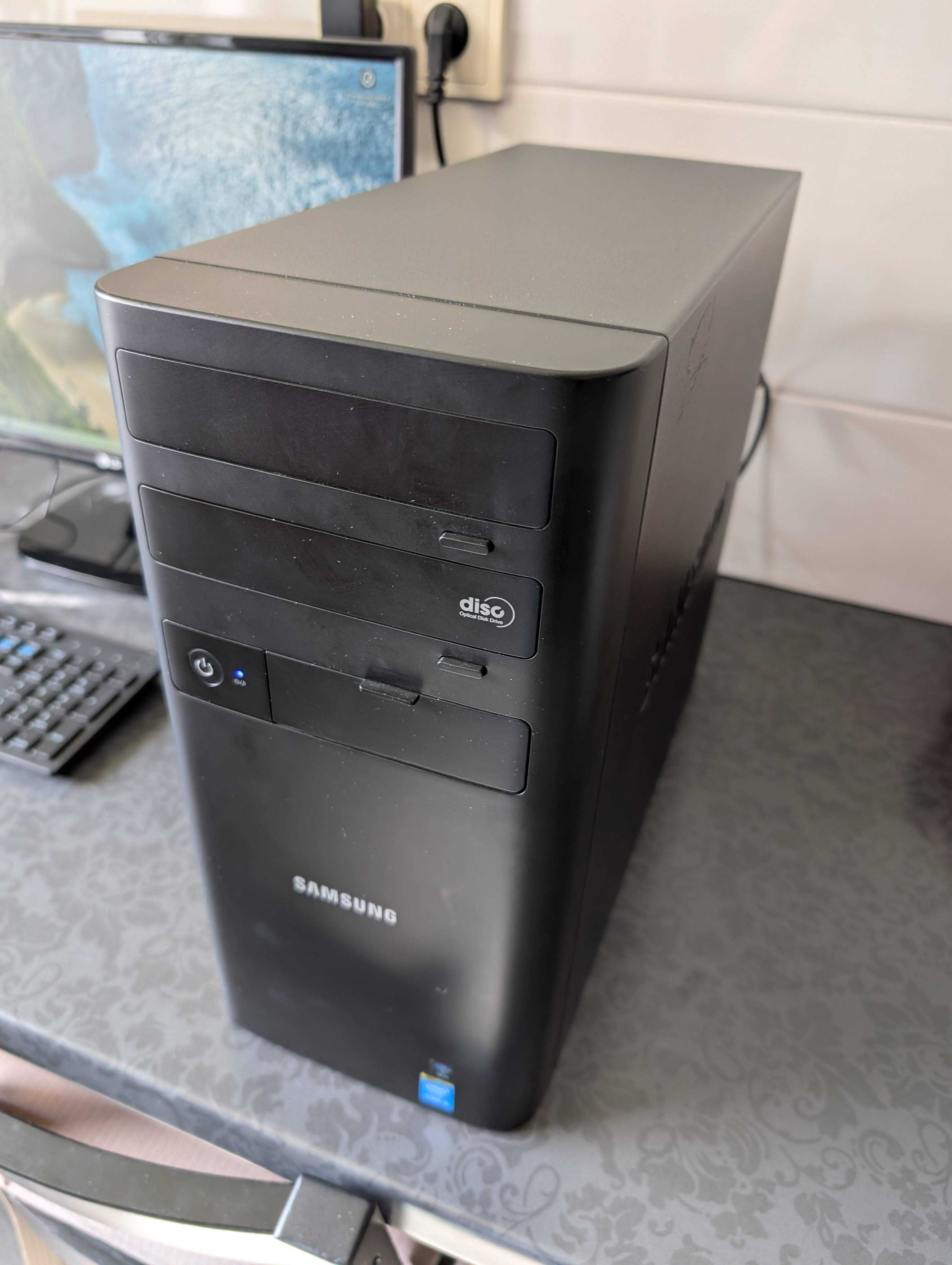 Komputer stacjonarny biurowy z monitorem intel i5 SSD DVD