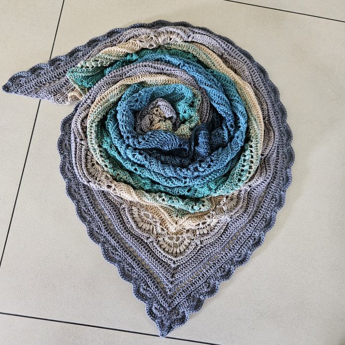 Chusta robiona na szydełku rękodzieło Handmade idealna na prezent