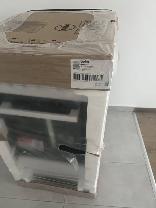 Kuchnia elektryczna Beko FSS57000GW