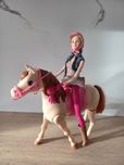 Barbie interaktywny koń chodzi