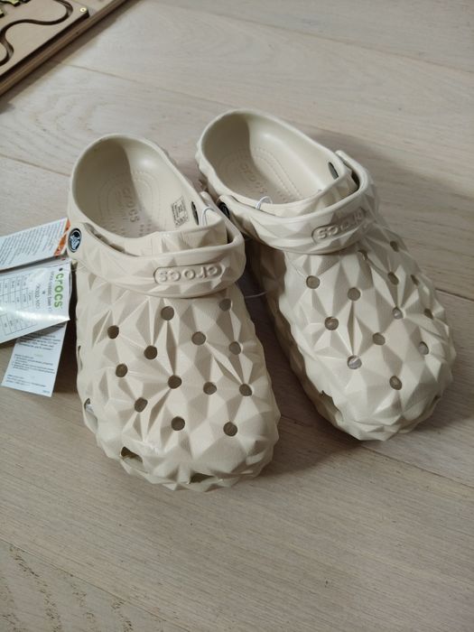Buty Crocs beżowe M7W9 39 40