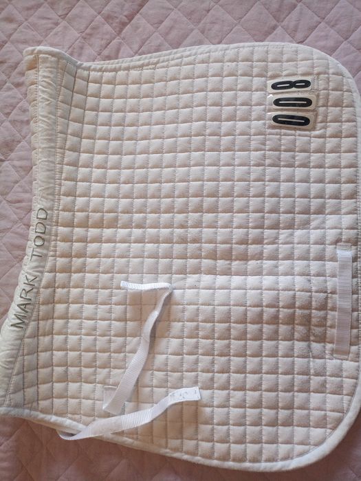 Biały czaprak ujeżdżeniowy Mark Todd