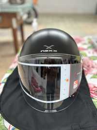 Estou vendendo capacete nexx nova jet tamanho M 59 cm so un mes de uso