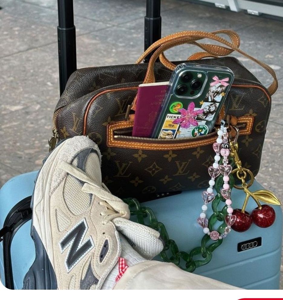 Брелок у стилі Coach Cherry, обвіс на сумку
