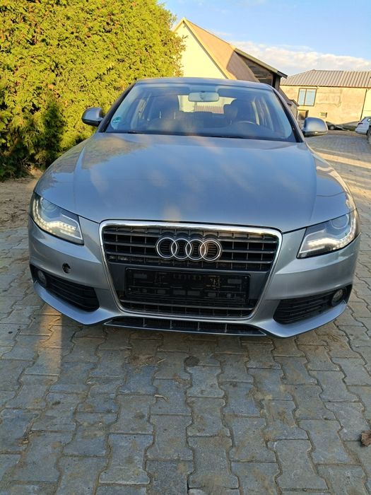 Audi        A4 B8