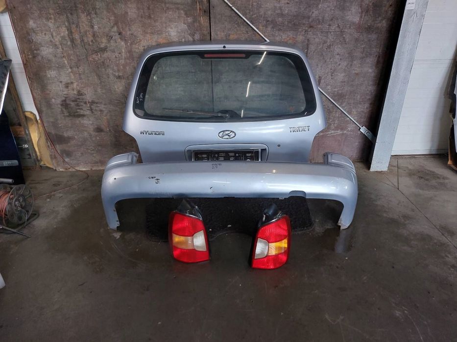 KOMPLETNY TYŁ HYUNDAI TRAJET I FL SI KLAPA BAGAŻNIKA BLENDA KLAPY LAMPA TYŁ