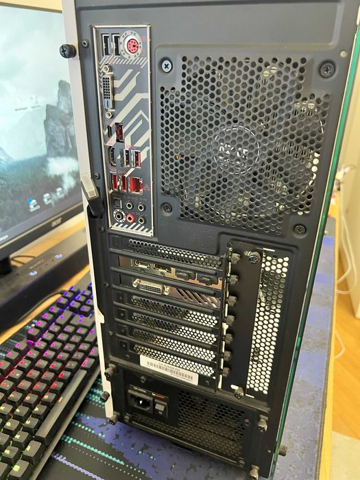 Zadbany Komputer Gamingowy i7 8700K/GTX 1060 6GB/16GB RAM/500 GB SSD