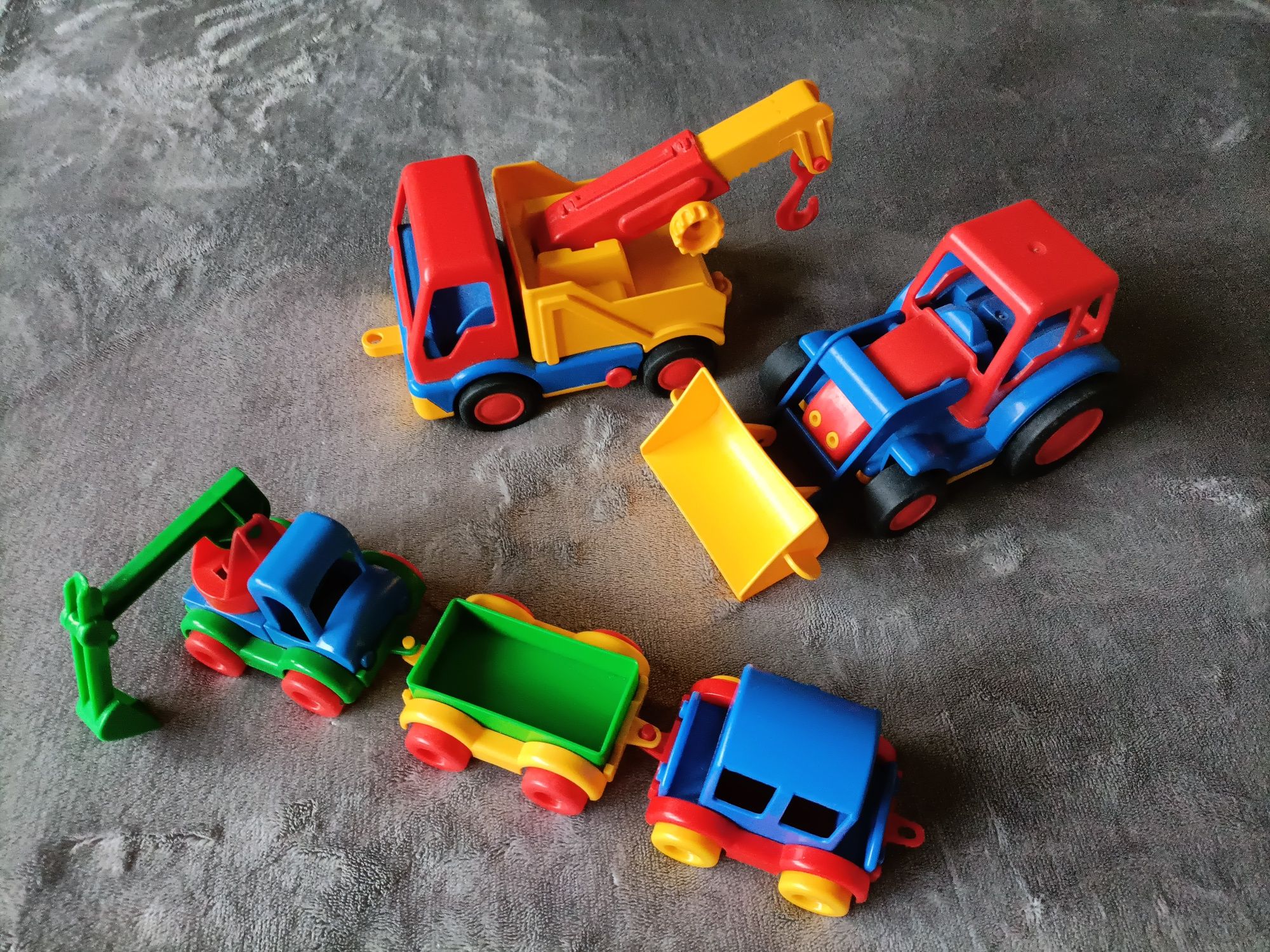 Brinquedos menino camião escavadora  comboio e grua