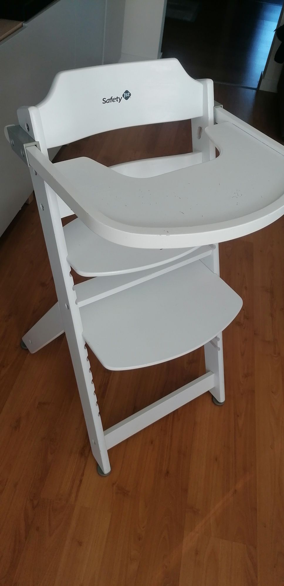 Krzesełko dziecięce Safety 1st białe
