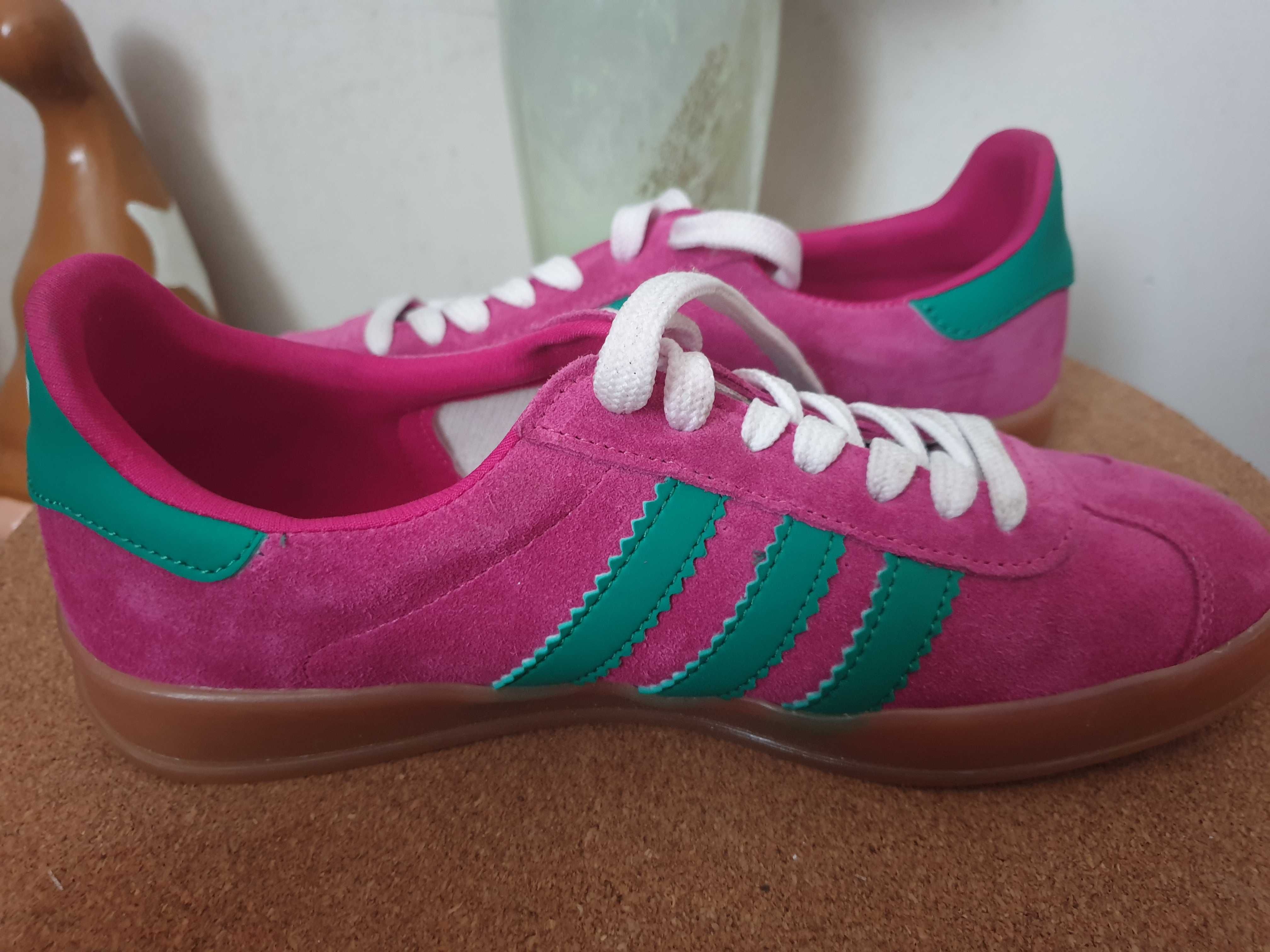 Sapatinhas adidas