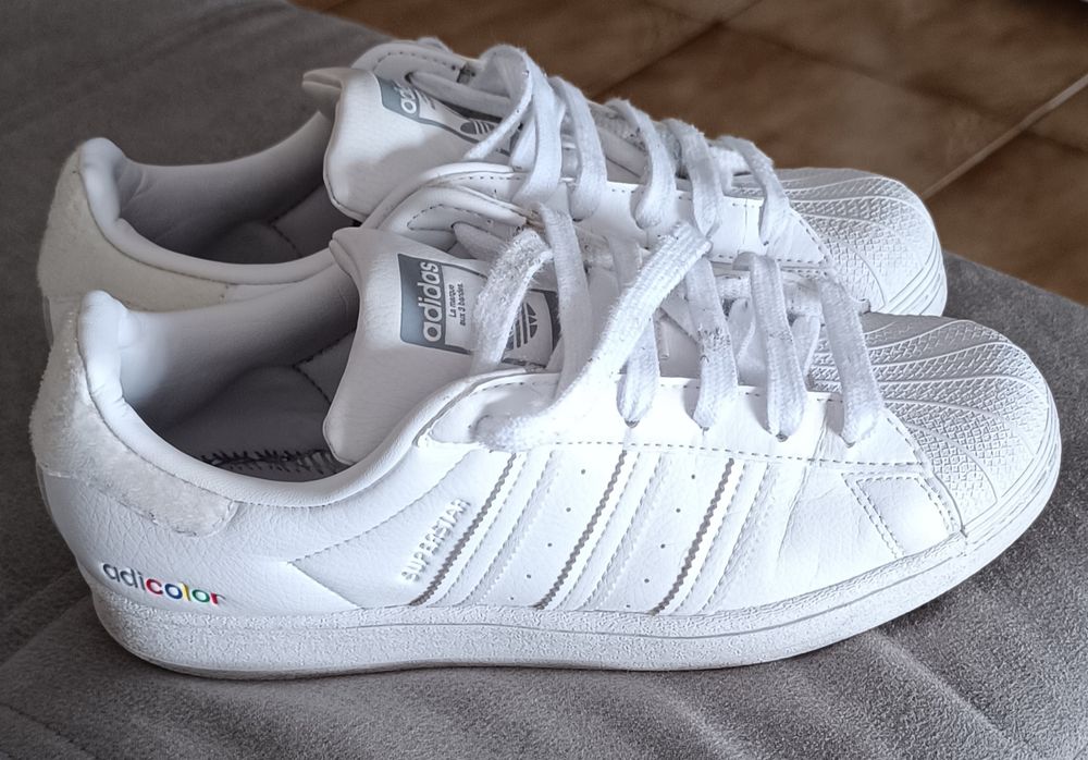 Tênis adidas superstar