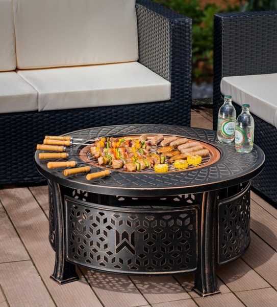 Мангали різних моделей для вогнища зона відпочинку на подвір'ї терасі