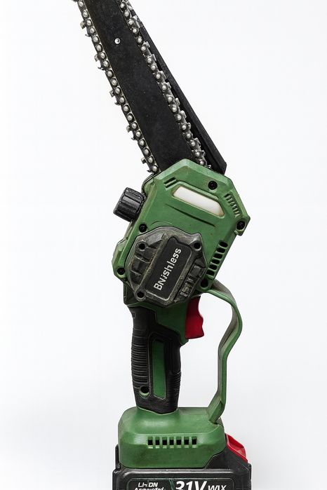 Міні ланцюгова пила Goldsea 21V Brushless. Повний комплект: 2 акумулят
