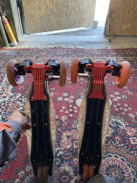 Самокати титячі 500 грн за оба