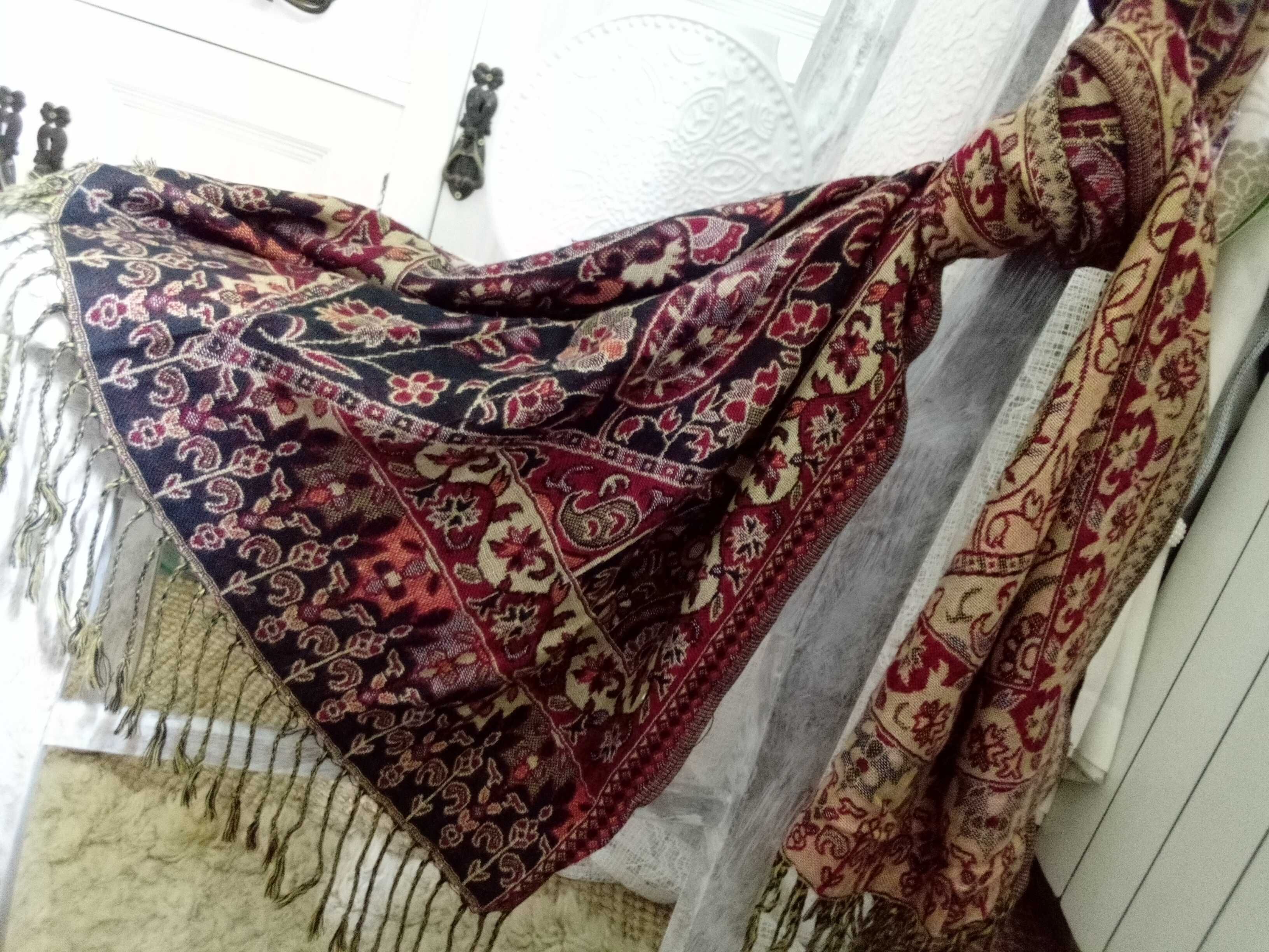 Jak NOWA chusta tkana orientalna oryginalna z Chorwacji