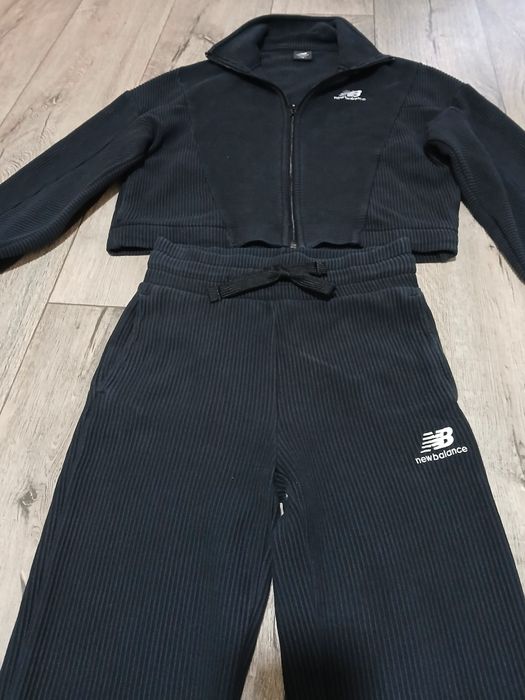 Продам костюм  в гарному стані,  колір темно синій - чорний