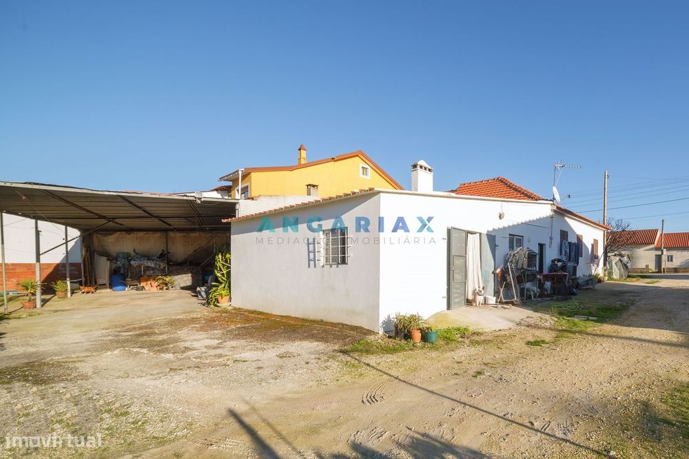 ANG977 - Moradia T4 para Venda em Porto de Mós