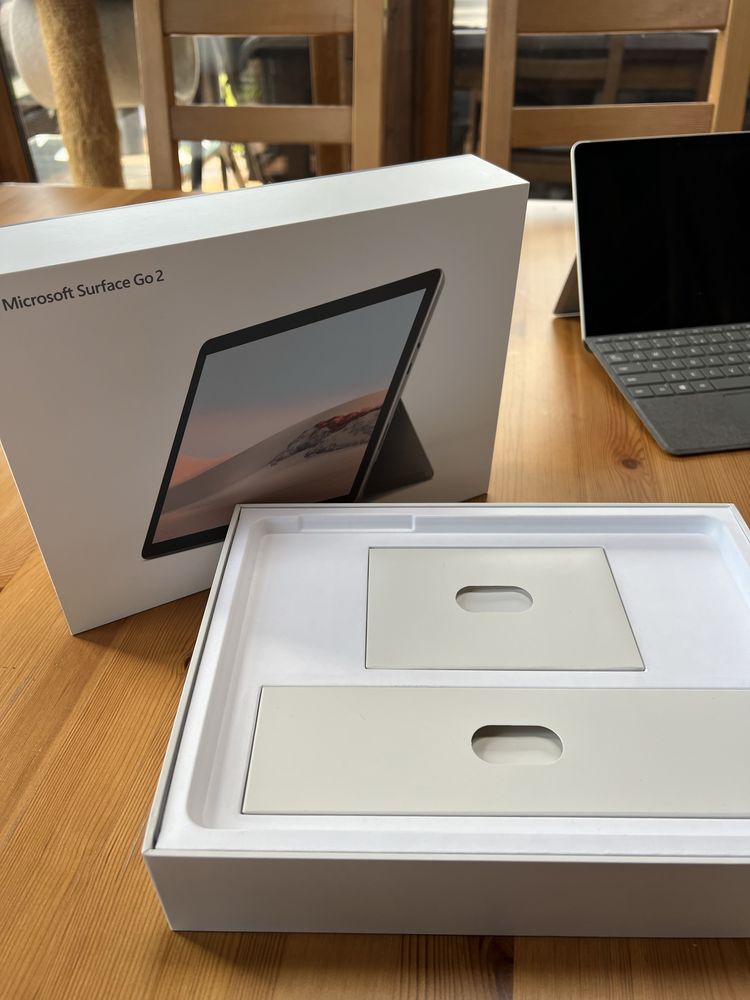 Microsoft surface Go 2, 128GB, 8 RAM, Win11