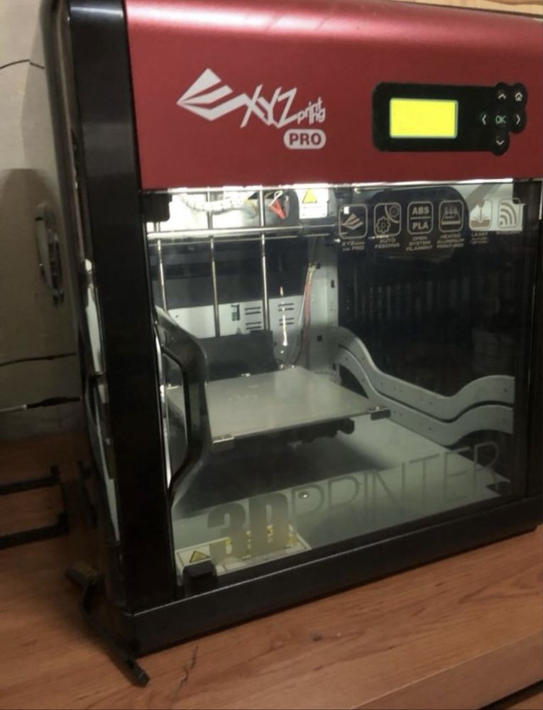 Impressora 3D XYZ Da Vinci 1.0 Pro 3 em 1