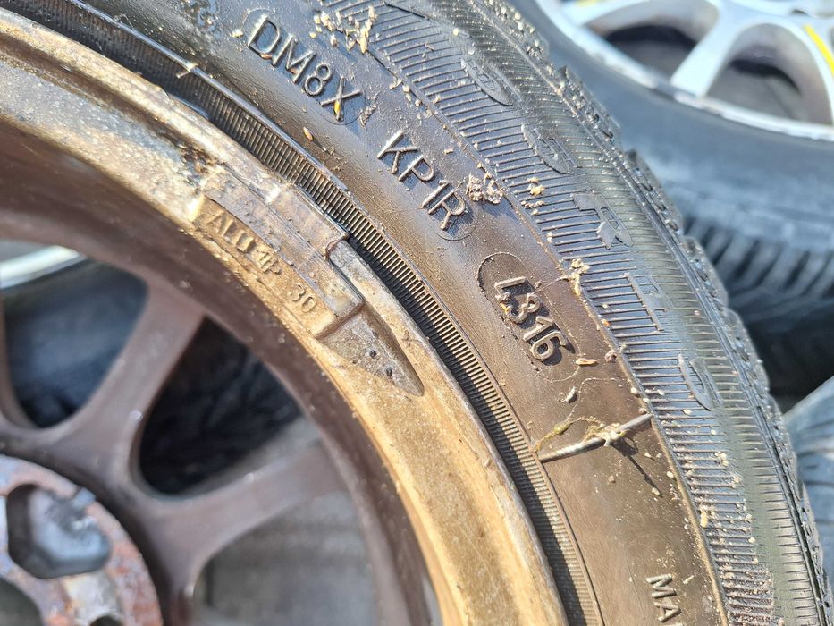 Felgi aluminiowe 15 cali rozstaw 4x114,3 Volvo V40 S40 Carisma Mazda