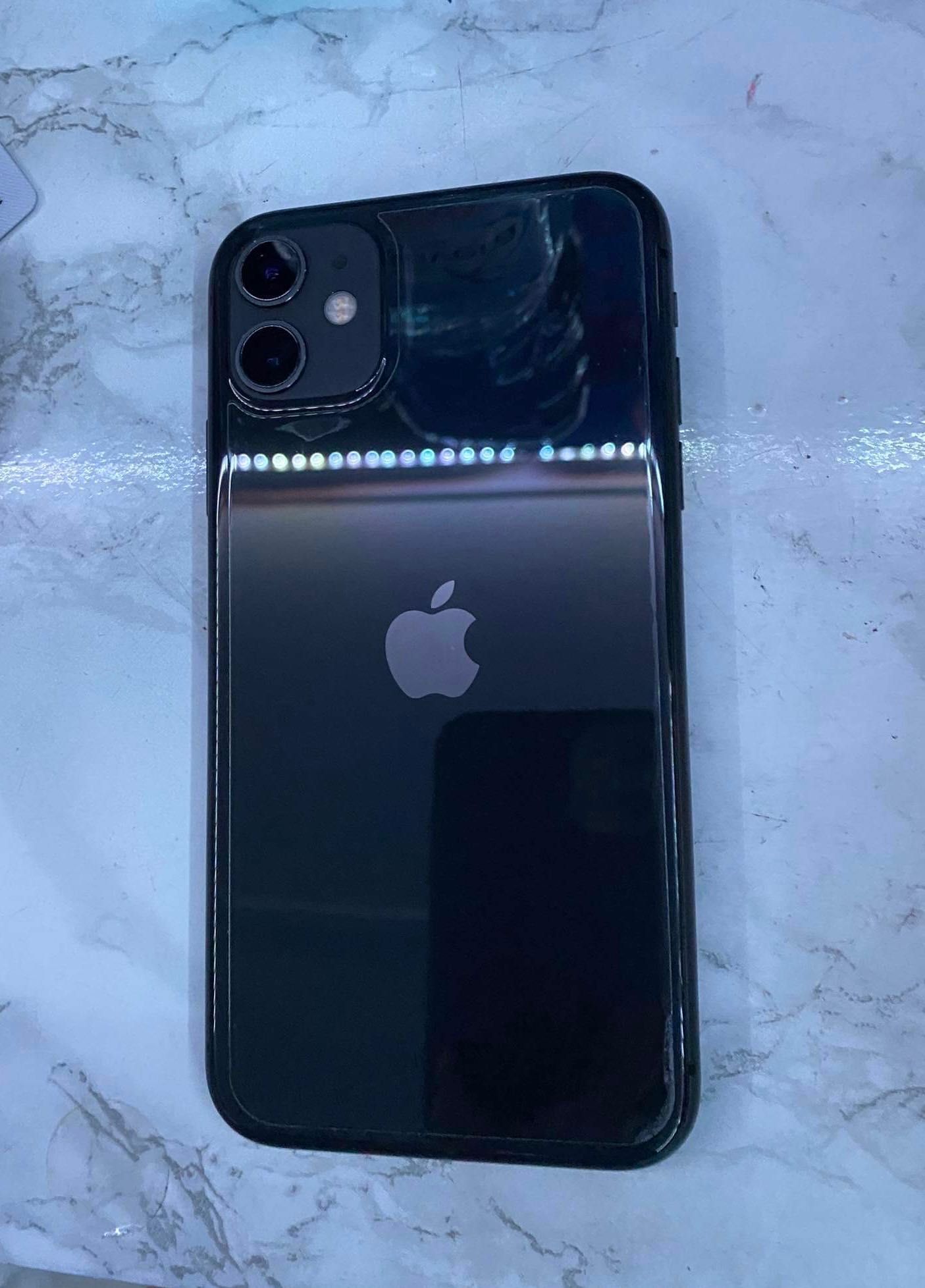 Iphone 11 w bardzo dobrym stanie