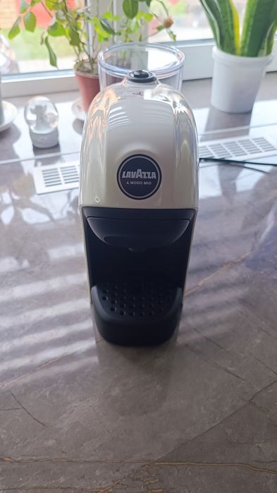 Кавоварка капсульна Lavazza a Modo Mio Tiny