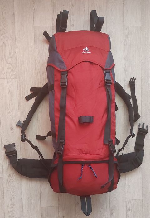 Рюкзак б/у спортивный Deuter 50L с дождевиком (Germany)
