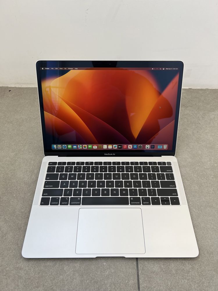 470$ MacBook Air 13" 2019 MVFL2 1,6GHz / i5 / 8 GB / 256gb SSD