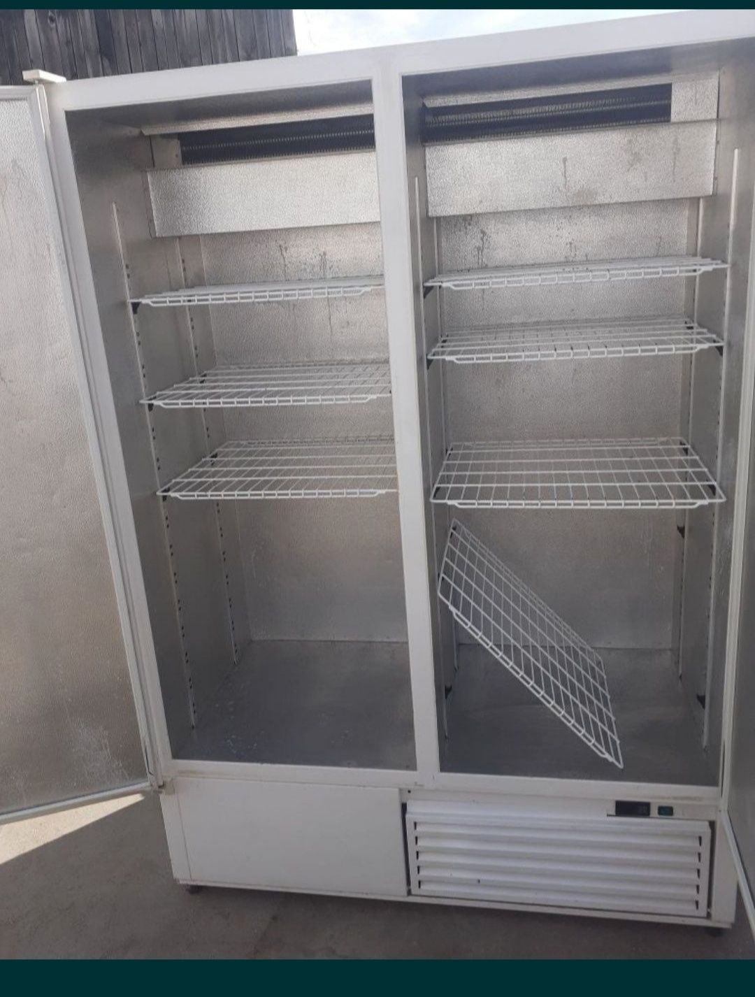 Szafa chłodnicza. Możliwość transportu