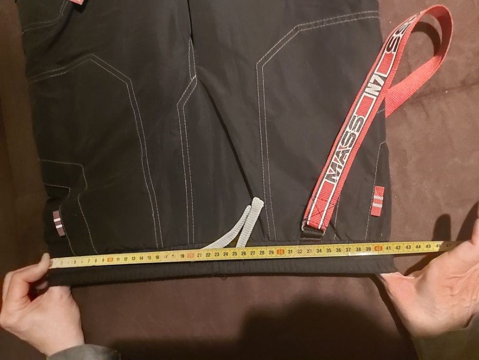 Ortalionowe zimowe spodnie narciarskie, chłopięce czarne rozm. 146 cm