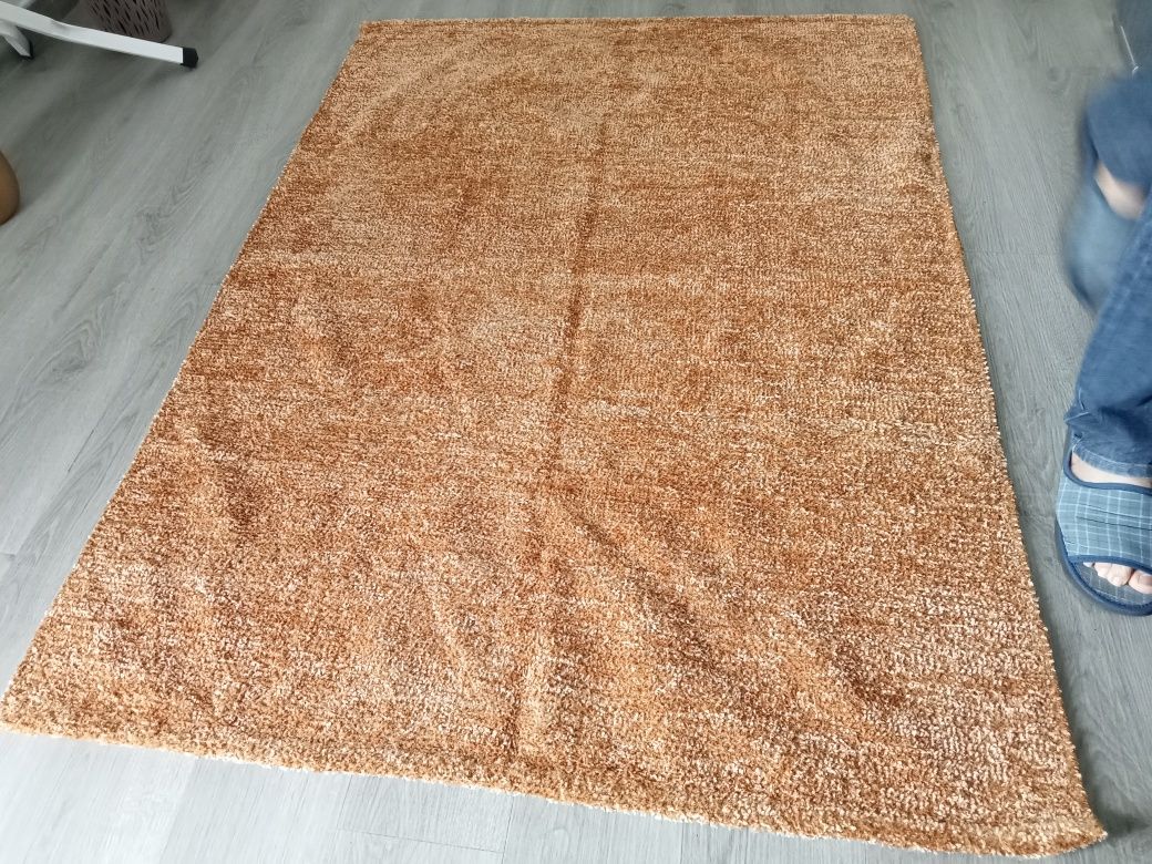 Vende se tapete novo!