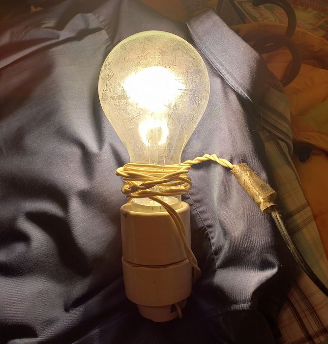 Лампа бошьшая накаливания розжарювання ссср с патроном прожекторная св