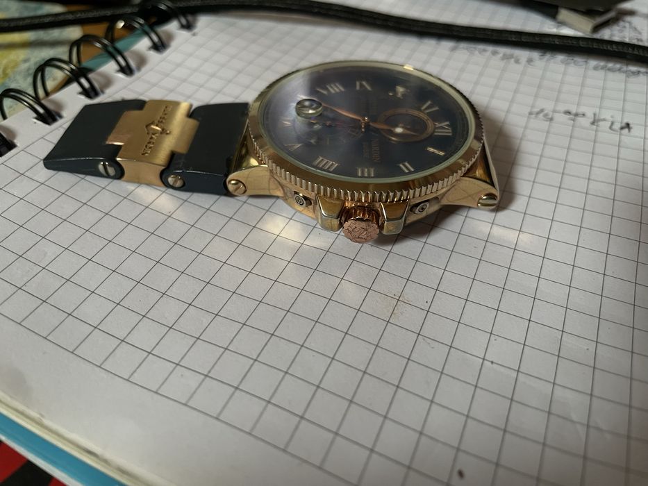 Часы годиник.