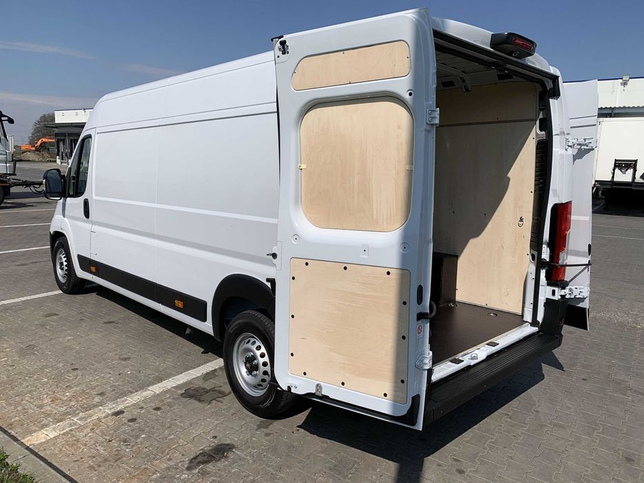 Wypożyczalnia aut dostawczych, Wynajem blaszaka dostawczaka Ducato 4m