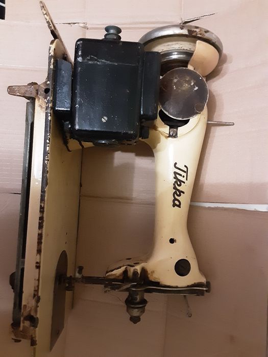 Швейная машинка Tikka