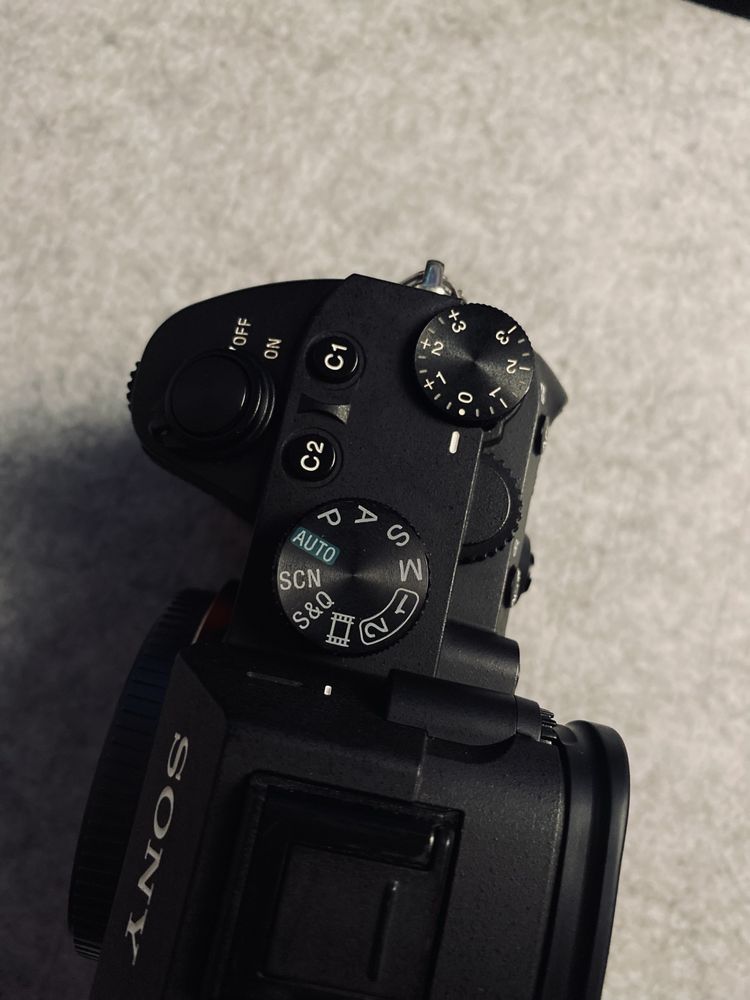 Sony A7III - Corpo & Cage + Acessórios