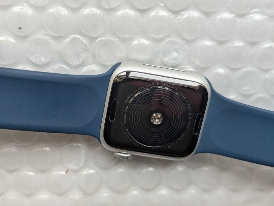 б/В Apple Watch SE 40 mm батарея 87%
