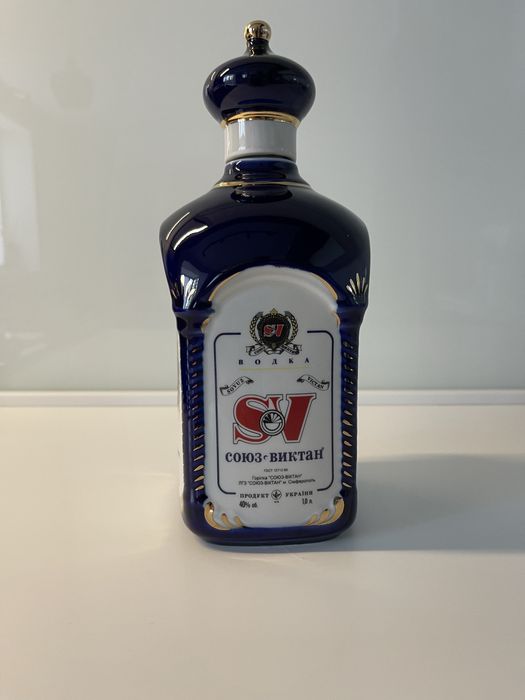 Фарфороая бутылка SV коллекионная , штоф 1-литр