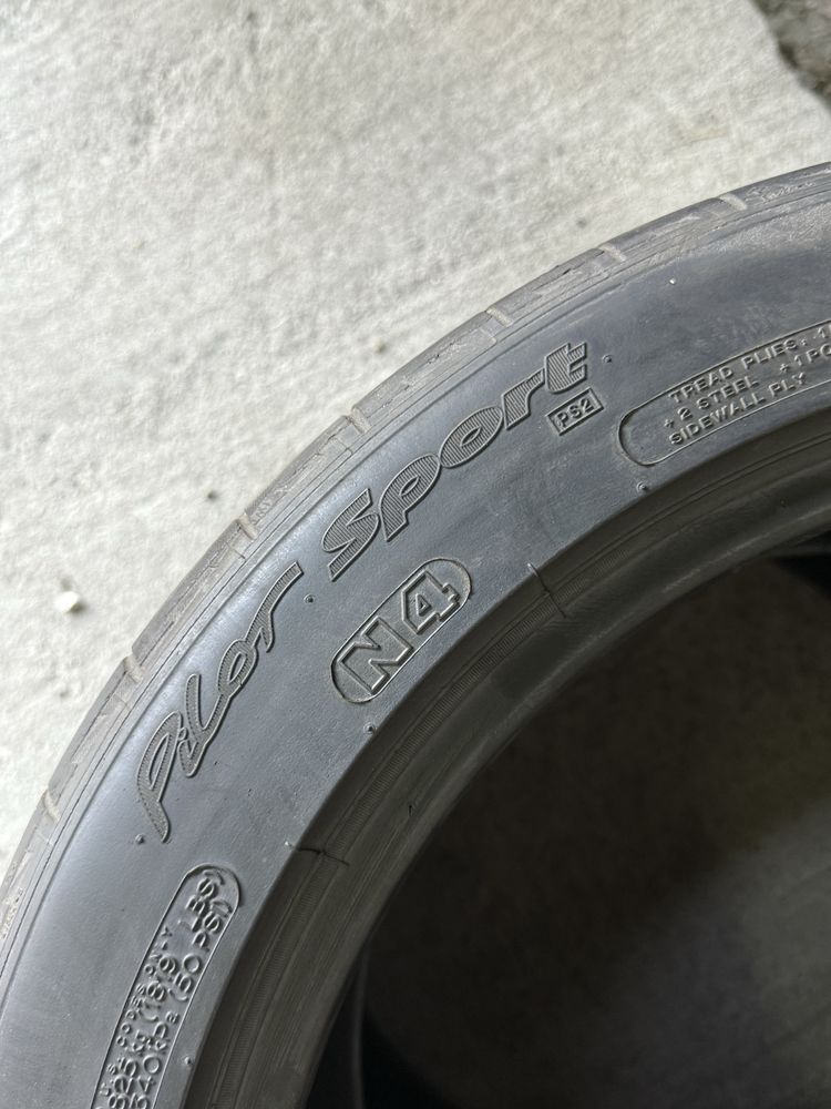 Pneus 265/40r18 Michelin Pilot Sport com 75% piso