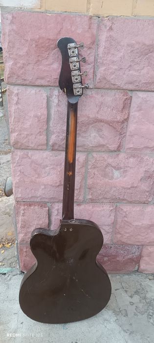 Бас-гітара раритет
