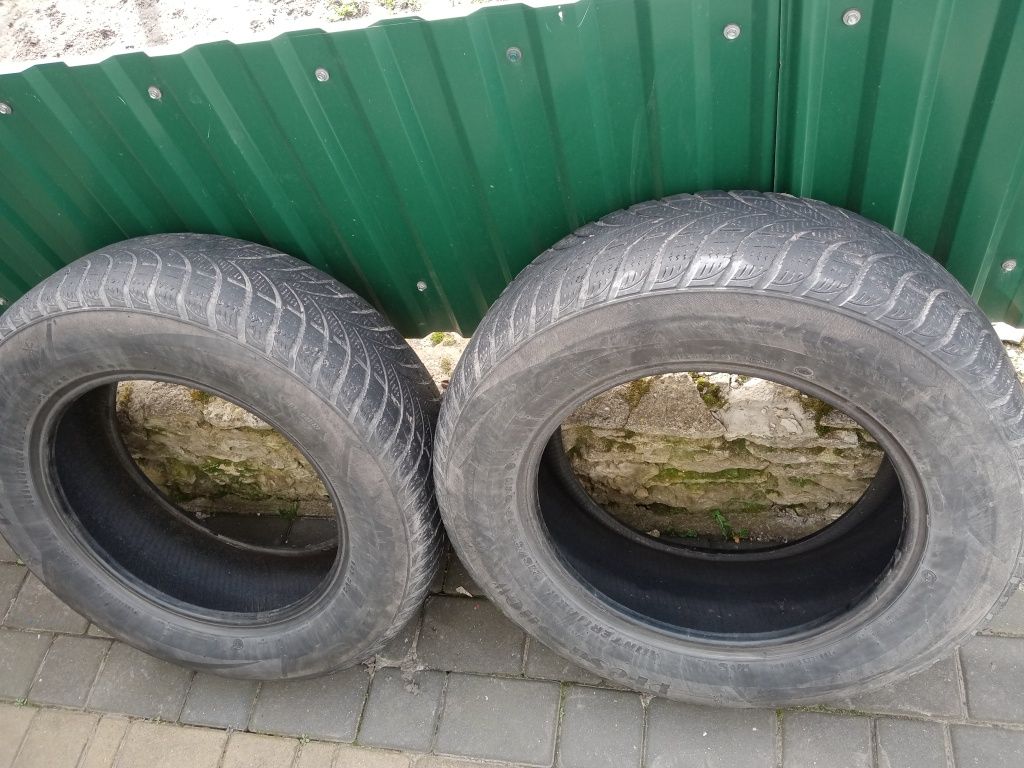 Продам шини 215*65r16