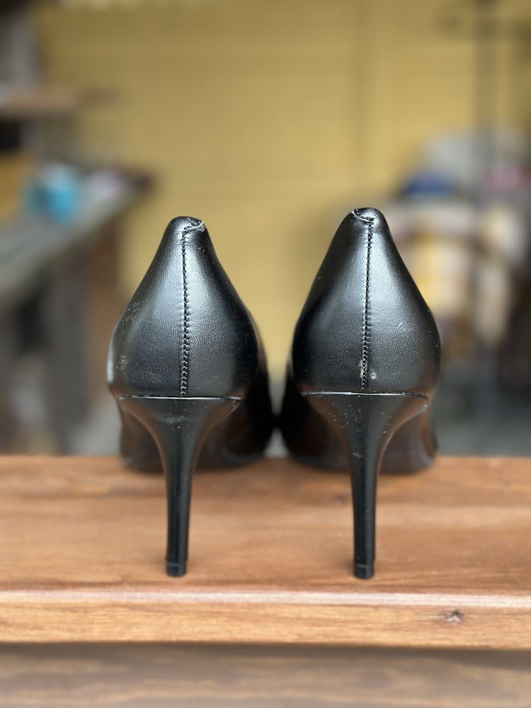 Женские оригальные туфли Calvin Klein. 38 размер