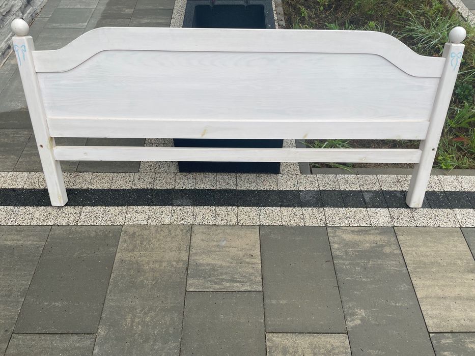 Łóżko drewniane 140x200