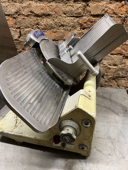 Profesjonalna kralanica do wedlin i serow firmy Lan Elec